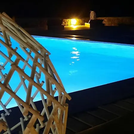 Terra White Seaview Pool & Apartament