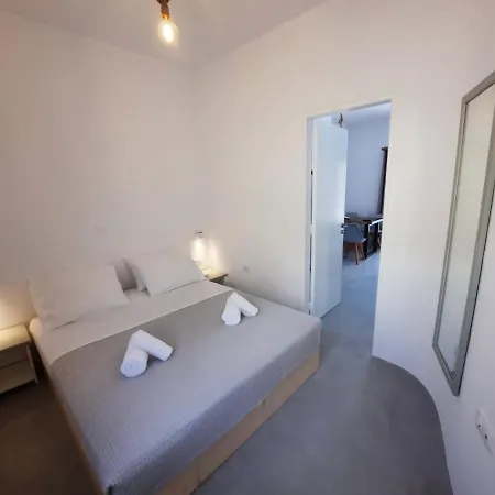 Terra White Seaview Pool & Apartament *