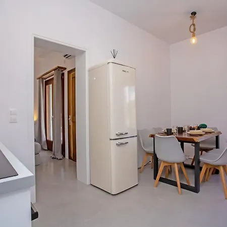 Terra White Seaview Pool & Apartament Mykonos Town